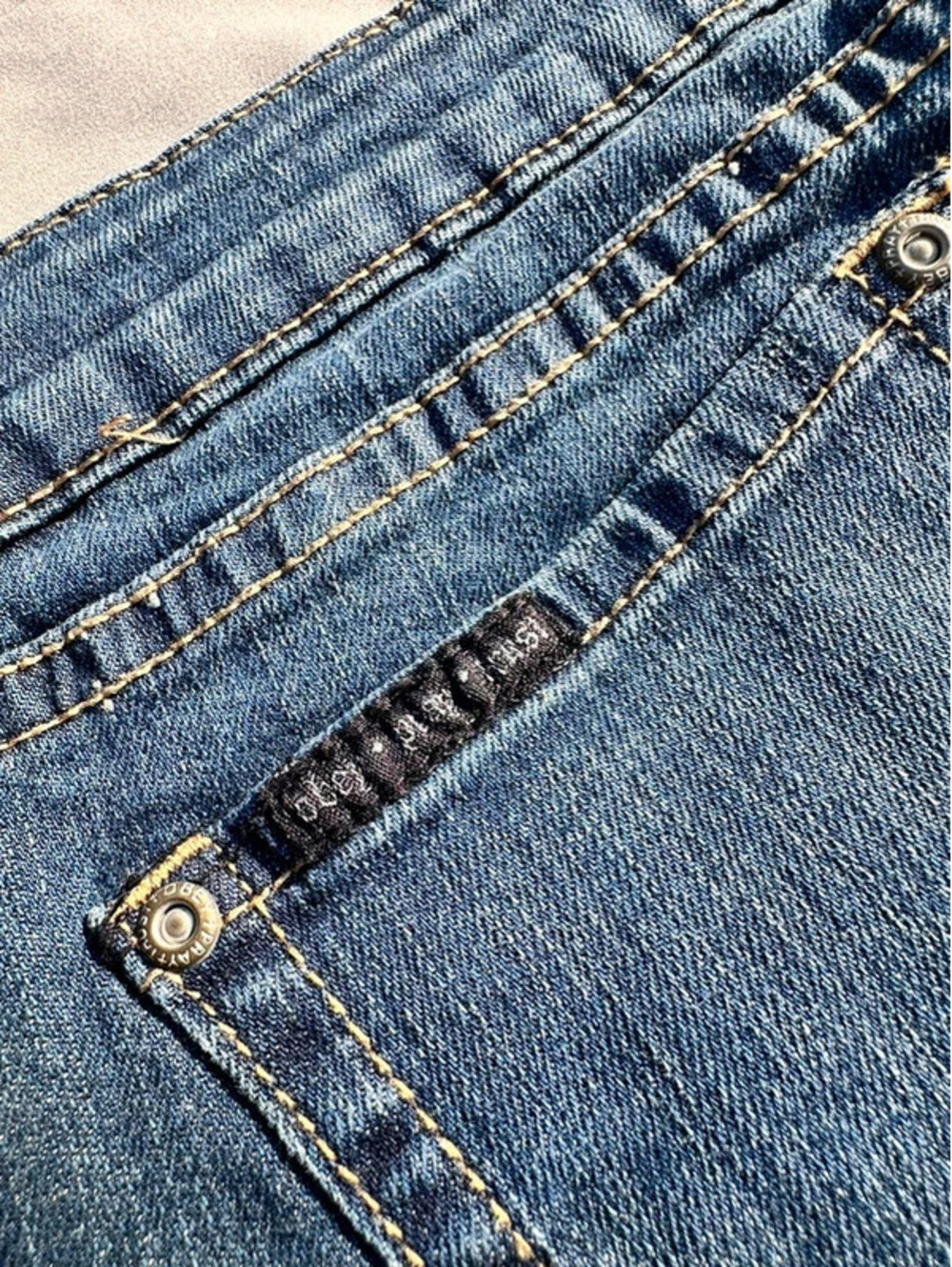 Not of This World Women’s Y2K jeans (B22) - Picture 6 of 8